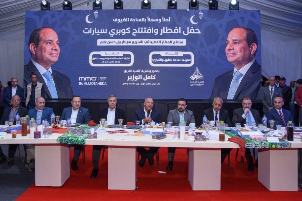 وزير الصناعة والنقل ومحافظ الإسكندرية يتفقدان مشروع انشاء محور حسن علام