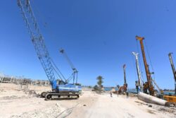 وزير الإسكان يتفقد أعمال رفع كفاءة طريق الازدواج