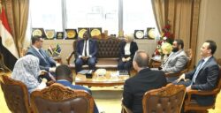 وزير الإسكان يستقبل السفير التنزاني لبحث تعزيز فرص ومجالات التعاون