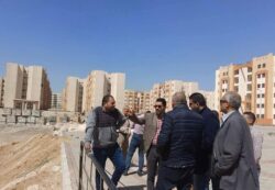 وزير الإسكان يتابع موقف تنفيذ وحدات سكن لكل المصريين