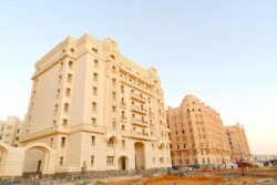 وزير الإسكان يختتم جولته اليوم بتفقد منطقة الأعمال المركزية بالعاصمة الإدارية