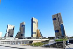 وزير الإسكان يختتم جولته اليوم بتفقد منطقة الأعمال المركزية بالعاصمة الإدارية