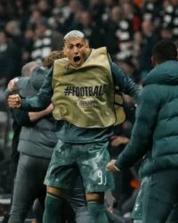 توتنهام يقصي فرانكفورت ويتأهل إلى نصف نهائي الدوري الأوروبي