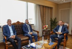 وزير قطاع الأعمال يبحث مع شركة التوكل الكهربائية فرص التعاون المشترك