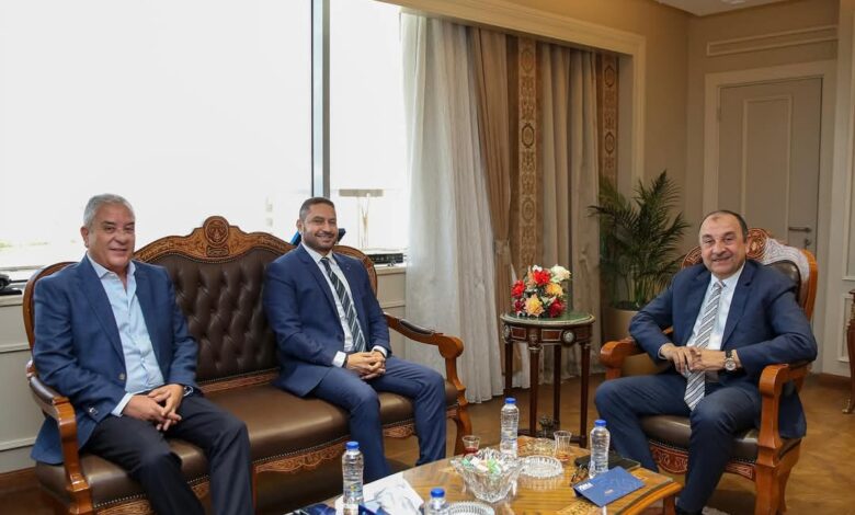 وزير قطاع الأعمال يبحث مع شركة التوكل الكهربائية فرص التعاون المشترك