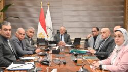 وزير الري يتابع حالة المنظومة المائية بالمنيا