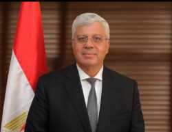 وزير التعليم العالي يصل إلى الكويت للمشاركة في قمة كيو إس