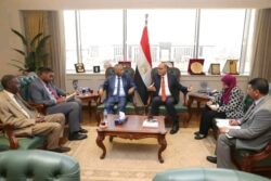 السياحة ومدير مكتب اليونسكو بالقاهرة يبحثان سبل تعزيز التعاون