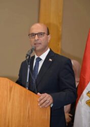 فريق طبي ينجح في إنقاذ حياة طفلة بمستشفي جامعة اسيوط