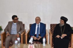 محافظ الأقصر يقدم التهنئة للأخوة المسيحيين