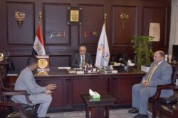 محافظ الأقصر