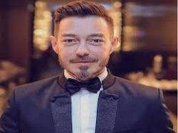 عائلة أحمد زاهر تحتفل بعيد ميلاده برسائل مؤثرة