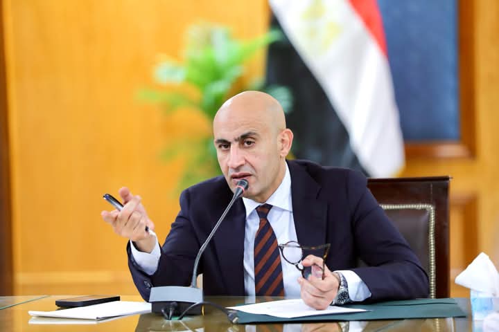 وزير التعليم، يعقد اجتماعًا مع مديري ووكلاء المديريات التعليمية بمختلف المحافظات