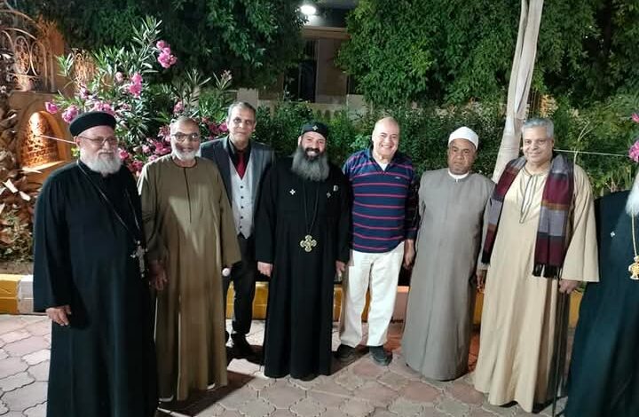 زيارة وفد من بيت العائلة بمنفلوط لتهنئة الاخوة المسيحين بمناسبة عيد القيامة المجيد