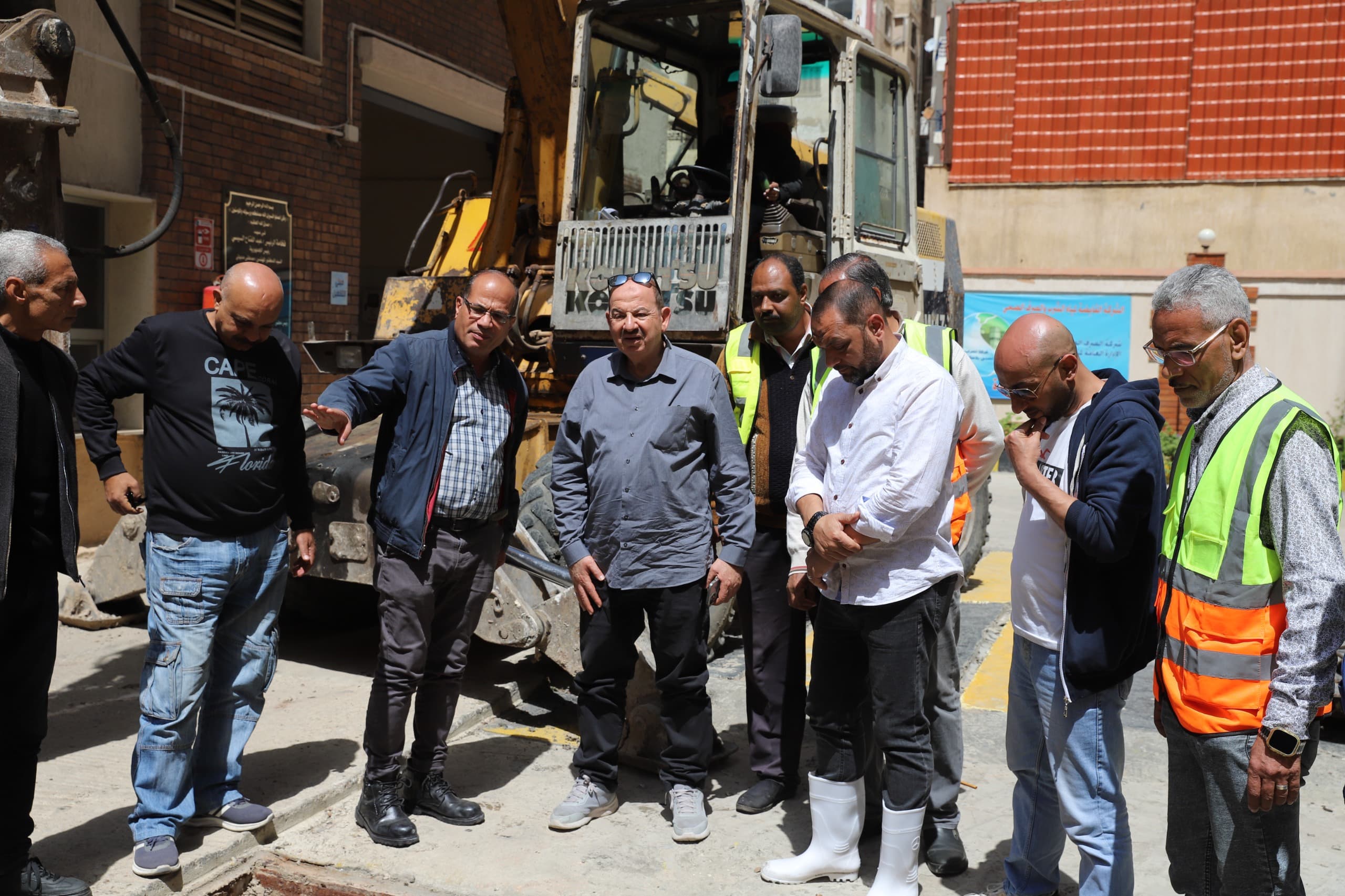 رئيس شركة الصرف الصحي بالإسكندرية يتفقد عددًا من محطات الرفع لمتابعة أعمال التطوير