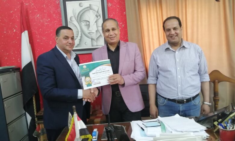 ادارة السنطة التعليمية تكرم المتميزين بالمدارس وهيئات المتابعة