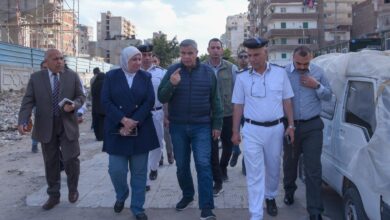 محافظ الإسكندرية يتابع أعمال إزالة المحال المخالفة المتعدية على حرم السكك الحديدية