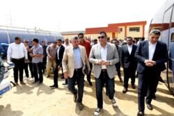 وزير الإسكان ومحافظ السويس يتفقدان مشروع رافع مياه السخنة ( الندى )