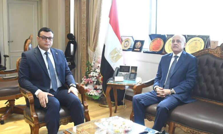 وزير الإسكان يستقبل محافظ الأقصر لمتابعة مشروعات مبادرة حياة كريمة