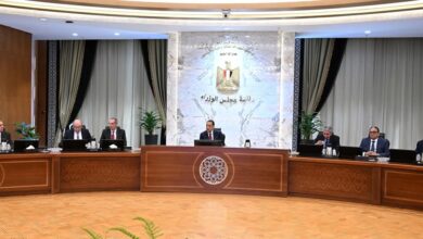 رئيس الوزراء يتابع خطوات تيسير إجراءات دخول السائحين بالمطارات والمنافذ المختلفة