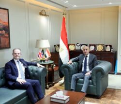 وزير التربية يستقبل السفير البريطاني ومدير المجلس الثقافي البريطاني بالقاهرة