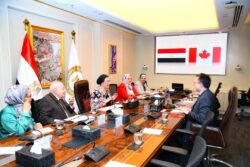 وزيرة البيئة تلتقى والسفير الكندي بالقاهرة لبحث تعزيز التعاون للبلدين