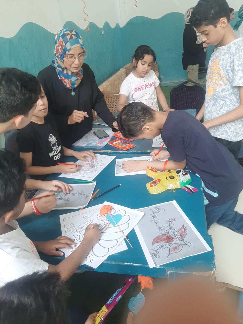 مكتبة الدقي الثقافية تنظم يومًا ثقافيًا وفنيًا بدار السامية للأيتام