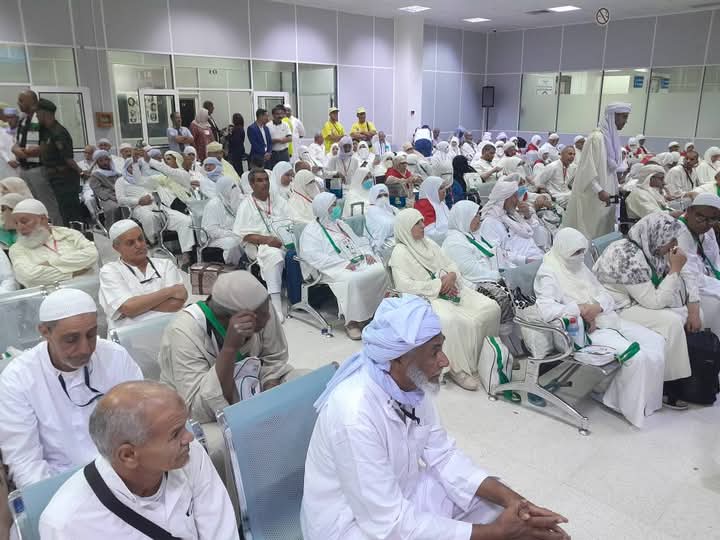 إنطلاق وفود حجاج ولايتي غرداية والمنيعة.نحو البقاع المقدسة