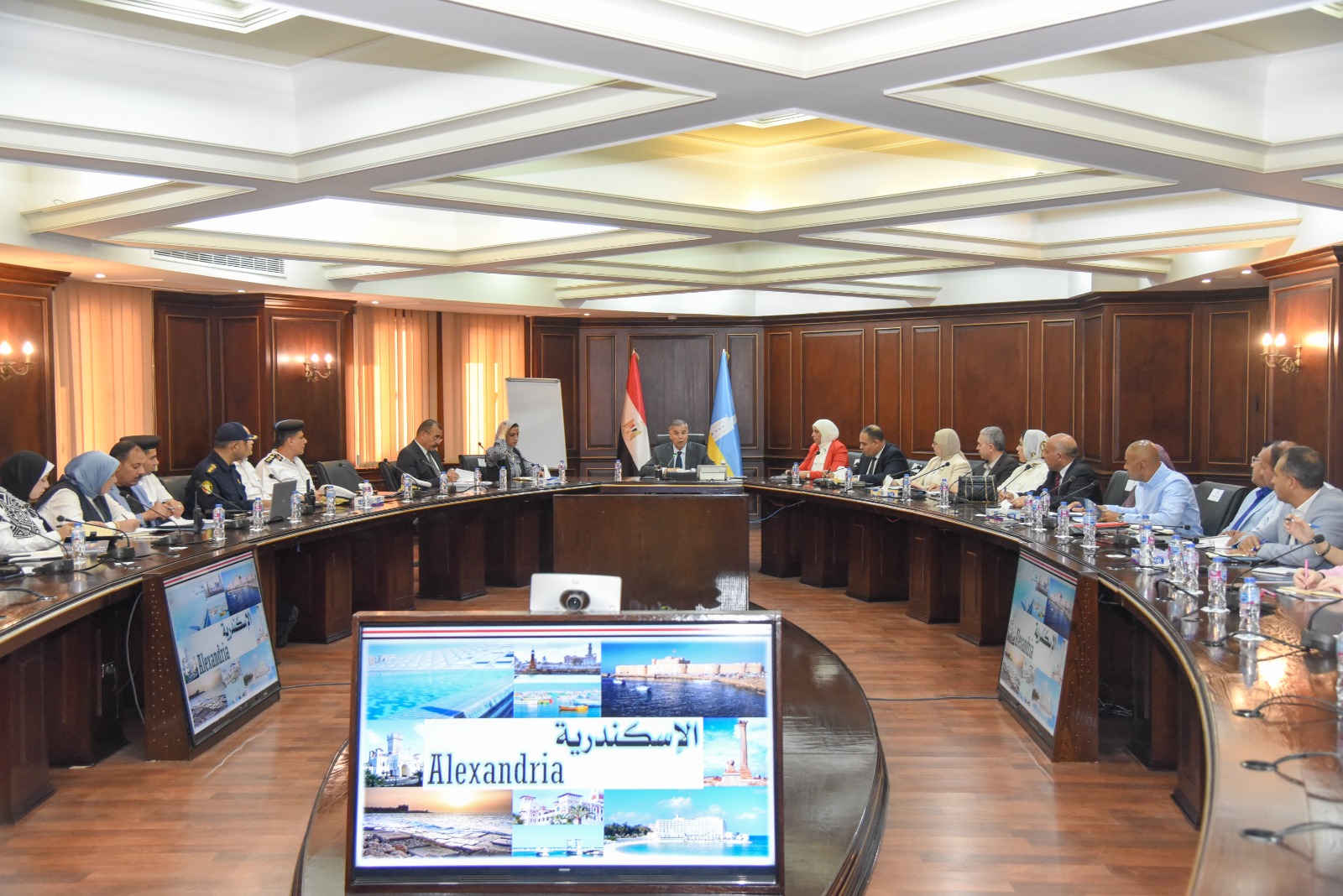 محافظ الإسكندرية يتابع استعدادات الأجهزة التنفيذية لاستقبال عيد الأضحى المبارك