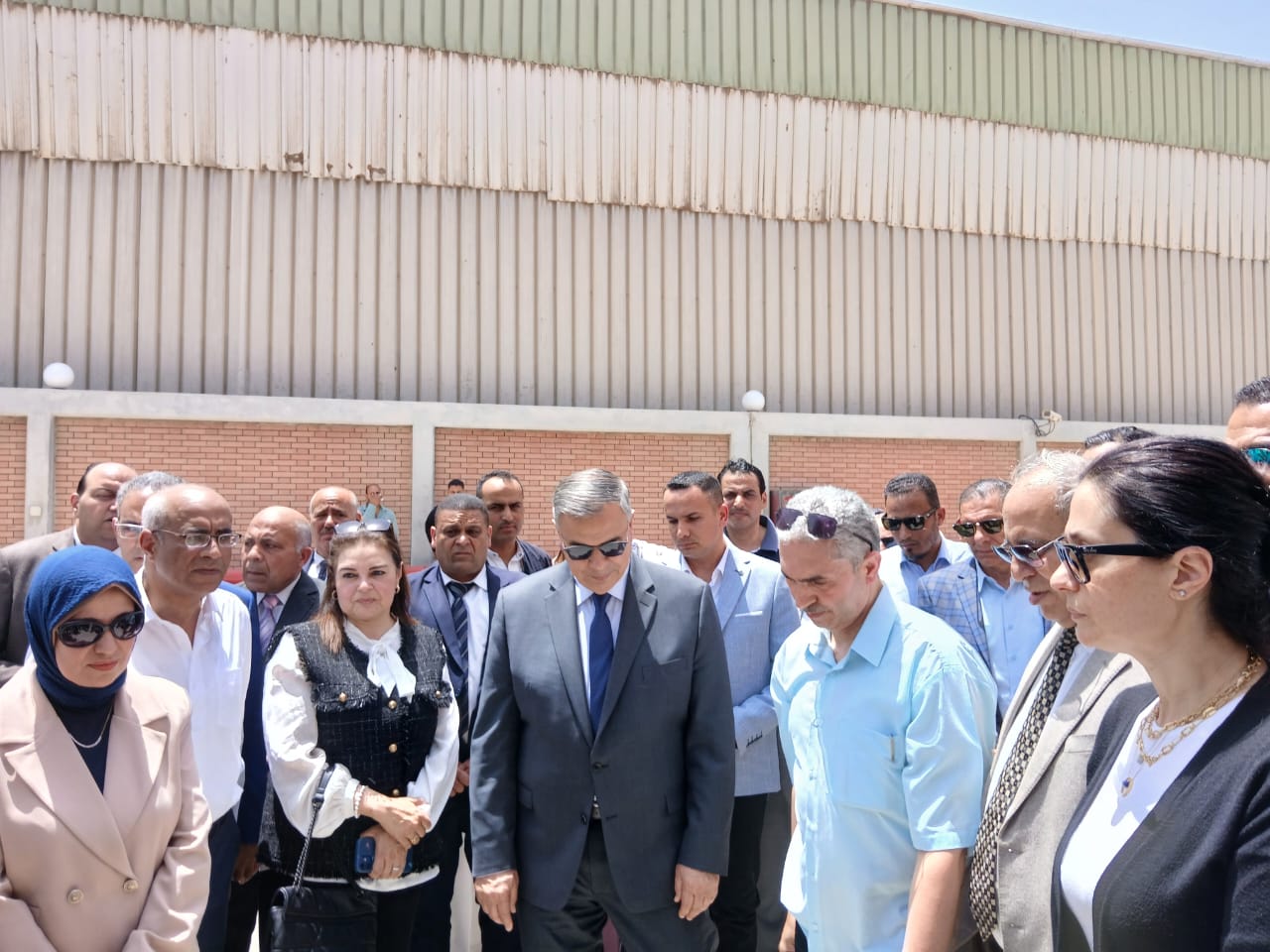 محافظ الإسكندرية يتفقد صومعة كينج مريوط لمتابعة توريد الأقماح المحلية