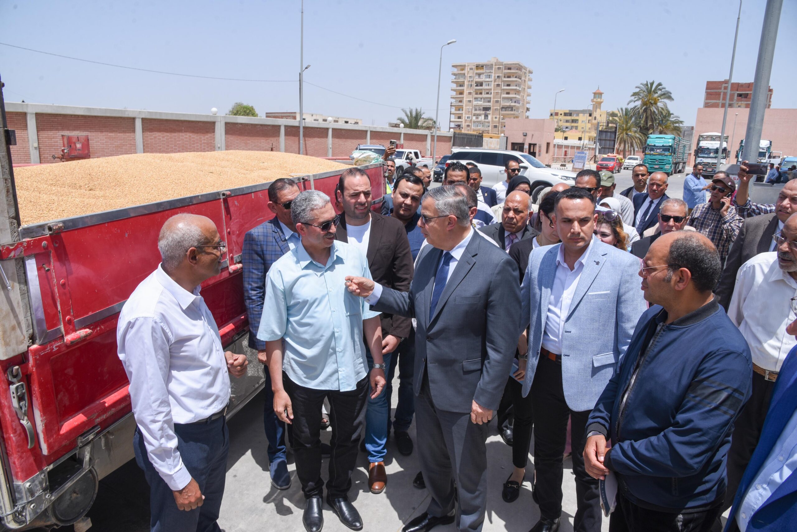 محافظ الإسكندرية يشهد انطلاق موسم توريد القمح بالعامرية