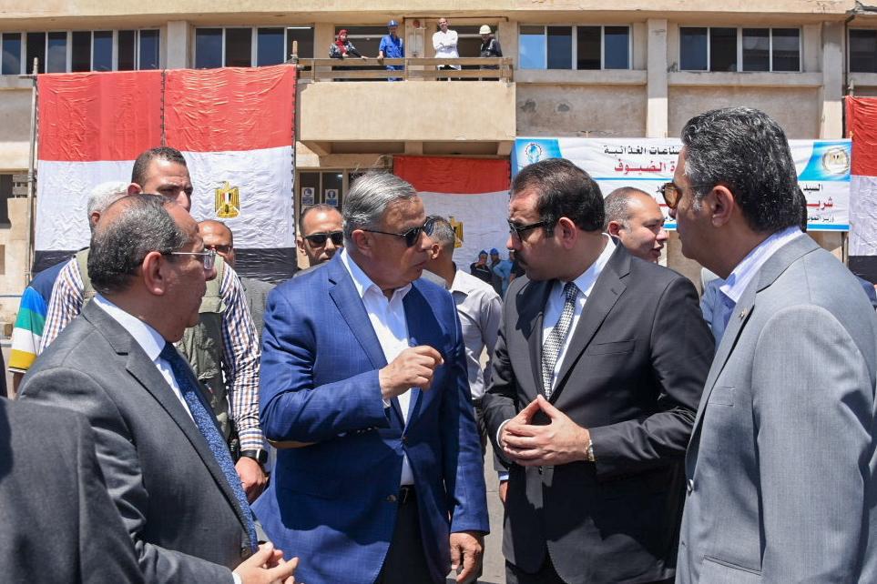 وزير التموين ومحافظ الإسكندرية يتفقدون أعمال التطوير لمحطة الزيوت بمنطقة المكس