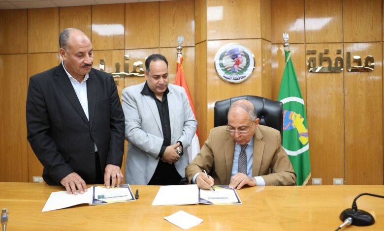 محافظ المنيا يعقد مؤتمراً صحفياً لإعلان نتيجة الشهادة الإعدادية و يهنئ الأوائل  والمتفوقين من الطلاب بالنجاح