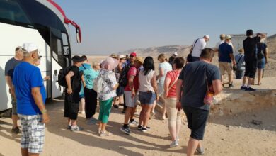 وفود أجنبية من جنسيات مختلفة تزور المناطق الأثرية والمعالم السياحية بالمنيا