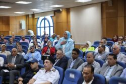 محافظ المنيا يوجه بتكثيف الجهود لتحسين شبكة الطرق ورفع كفاءة الشوارع الرئيسية والفرعية