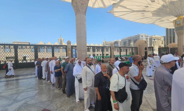 حجاج الجمعيات تنظم زيارات الروضة