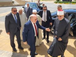 مفتي الجمهورية يبحث مع وزير الأوقاف الجزائري سبل تعزيز التعاون