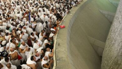 حجاج بعثة القرعة يواصلون رمي الجمرات في أول أيام التشريق