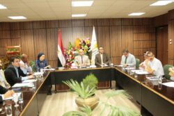 جامعة أسيوط تتعاون مع المحافظة لوضع خطة للتخلص الآمن من الكلاب الضالة