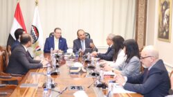 وزير قطاع الأعمال العام يستقبل رئيس الجهاز المركزي للتنظيم والإدارة