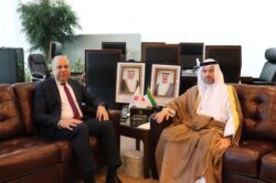 وزير الطيران يبحث سبل التعاون مع رئيس الإدارة العامة للطيران المدني الكويتي
