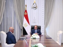 إجتماع الرئيس واللواء مختار عبد اللطيف رئيس مجلس إدارة الهيئة العربية للتصنيع.