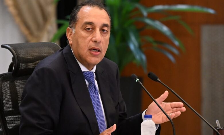 رئيس الوزراء: قبول إستقالة وزيرة البيئة وتكليف "منال عوض" بتسيير مهام الوزارة