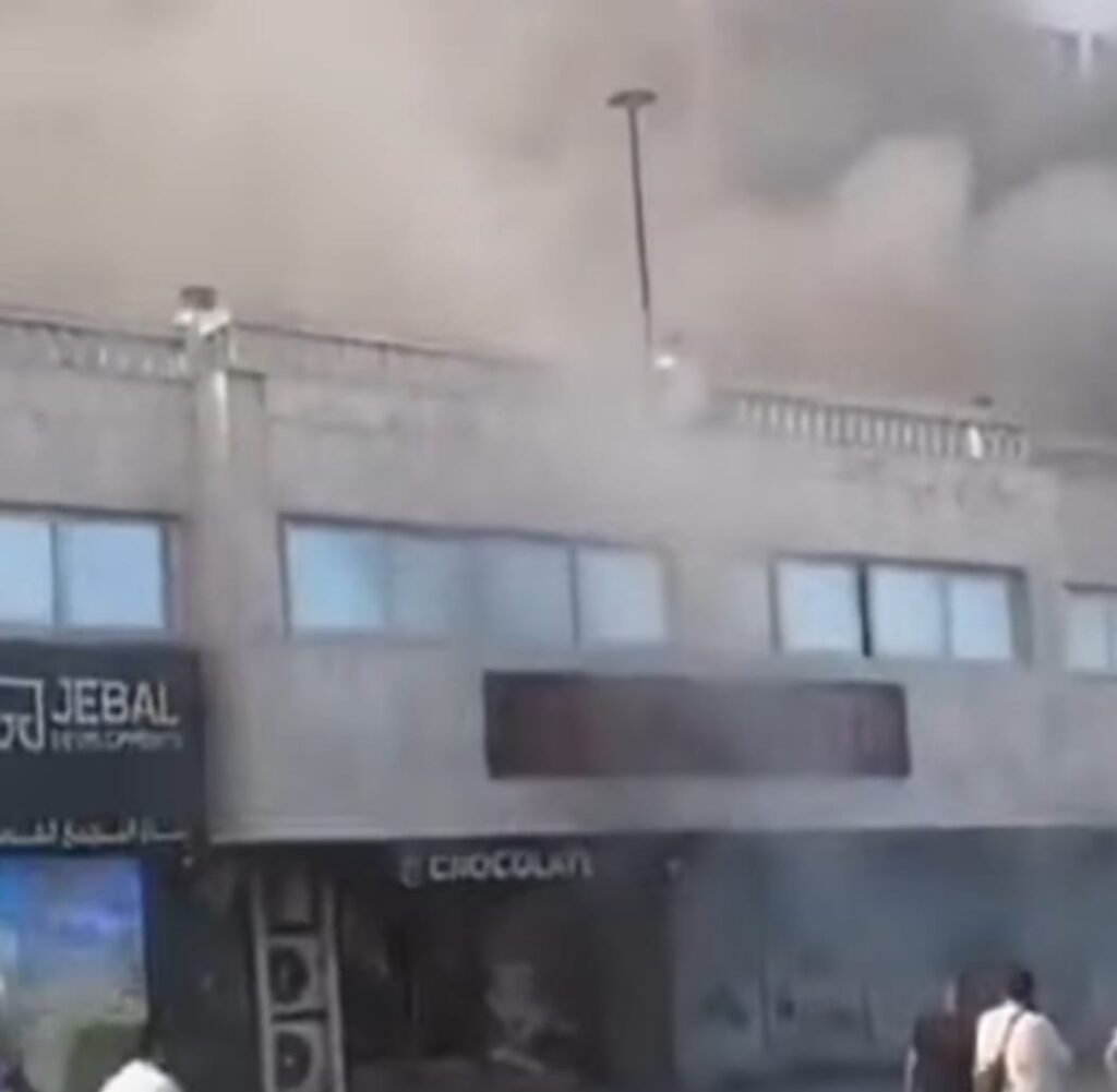 عاجل.. حريق هائل بأحد المطاعم أسفل فندق المحروسة بالاسكندرية