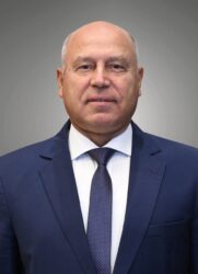 وزير الصناعة والنقل يوافق على قبول دفعة جديدة من الطلاب للالتحاق بالتلمذة الصناعية