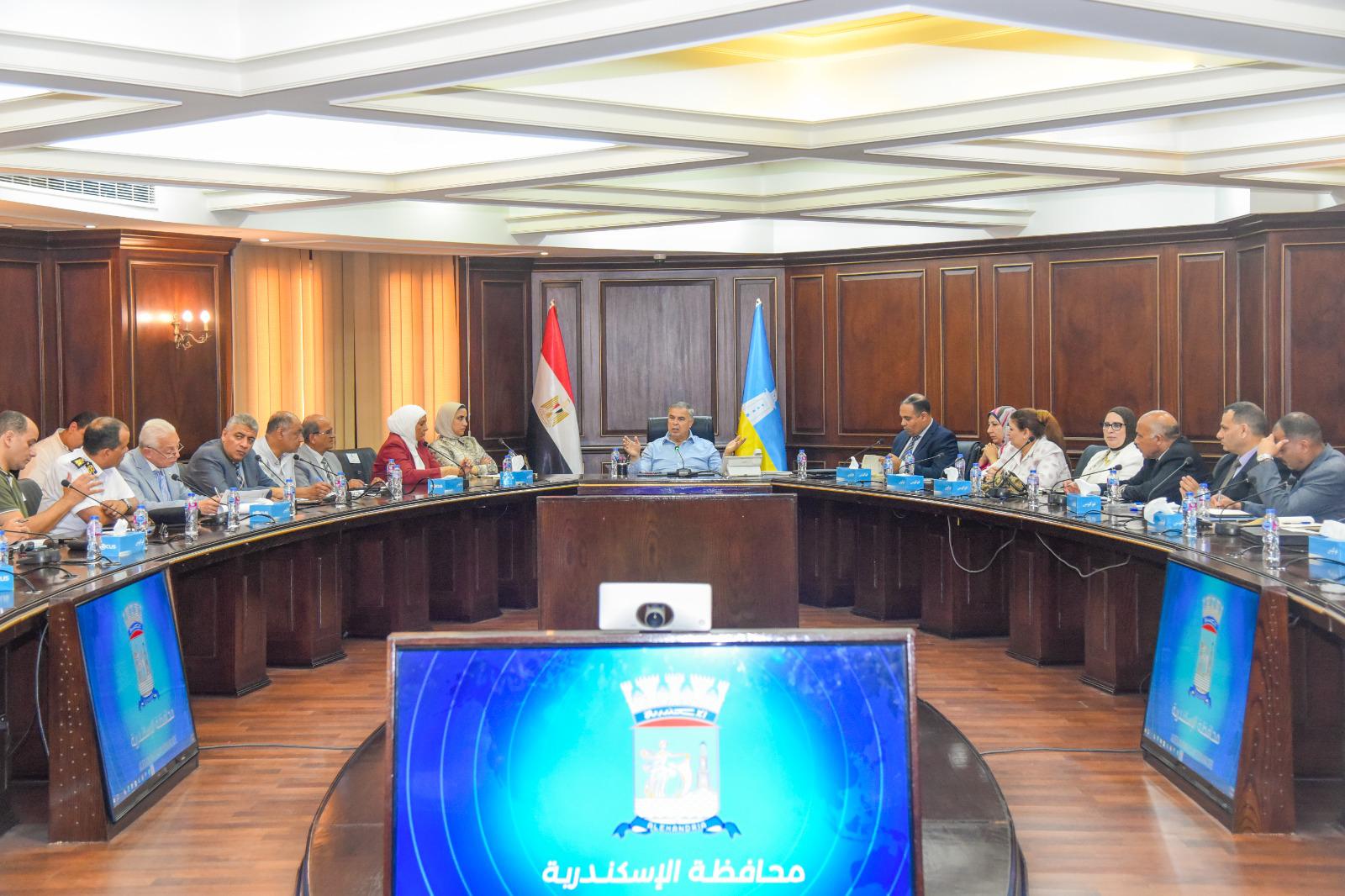 محافظ الإسكندرية يترأس اجتماعًا تنسيقيًا موسعًا لمتابعة الاستعدادات الجارية