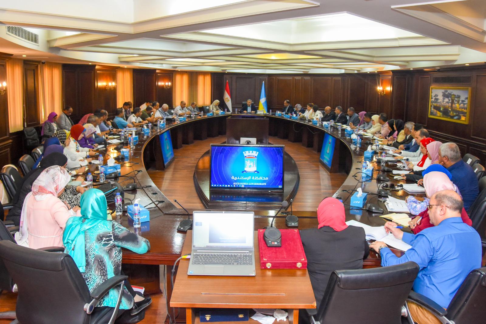 محافظ الإسكندرية يترأس اجتماعًا تنسيقيًا موسعًا لمتابعة الاستعدادات الجارية
