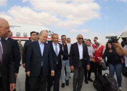 رئيس الوزراء الفلسطيني يصل مطار العريش الدولي.