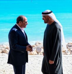 الرئيس السيسي يعقد جلسة مباحثات مع أخيه الشيخ آل نهيان قبل وداعه