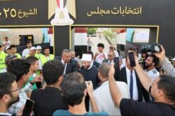 وزير الأوقاف يدلي بصوته في انتخابات مجلس الشيوخ.